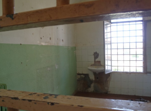 Gli spazi della pena nelle macerie del carcere